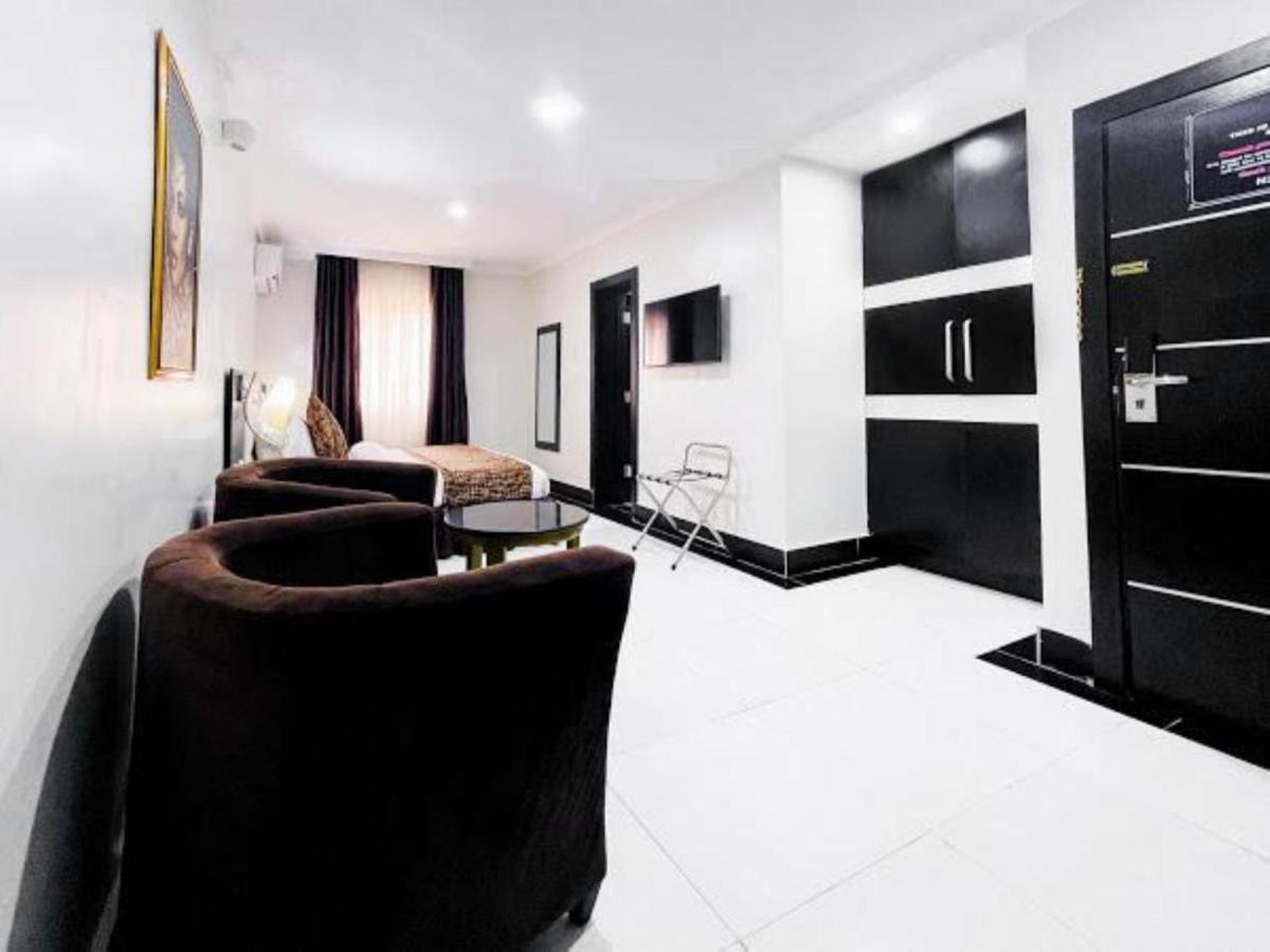 Pasadena Suites Lekki Exterior foto