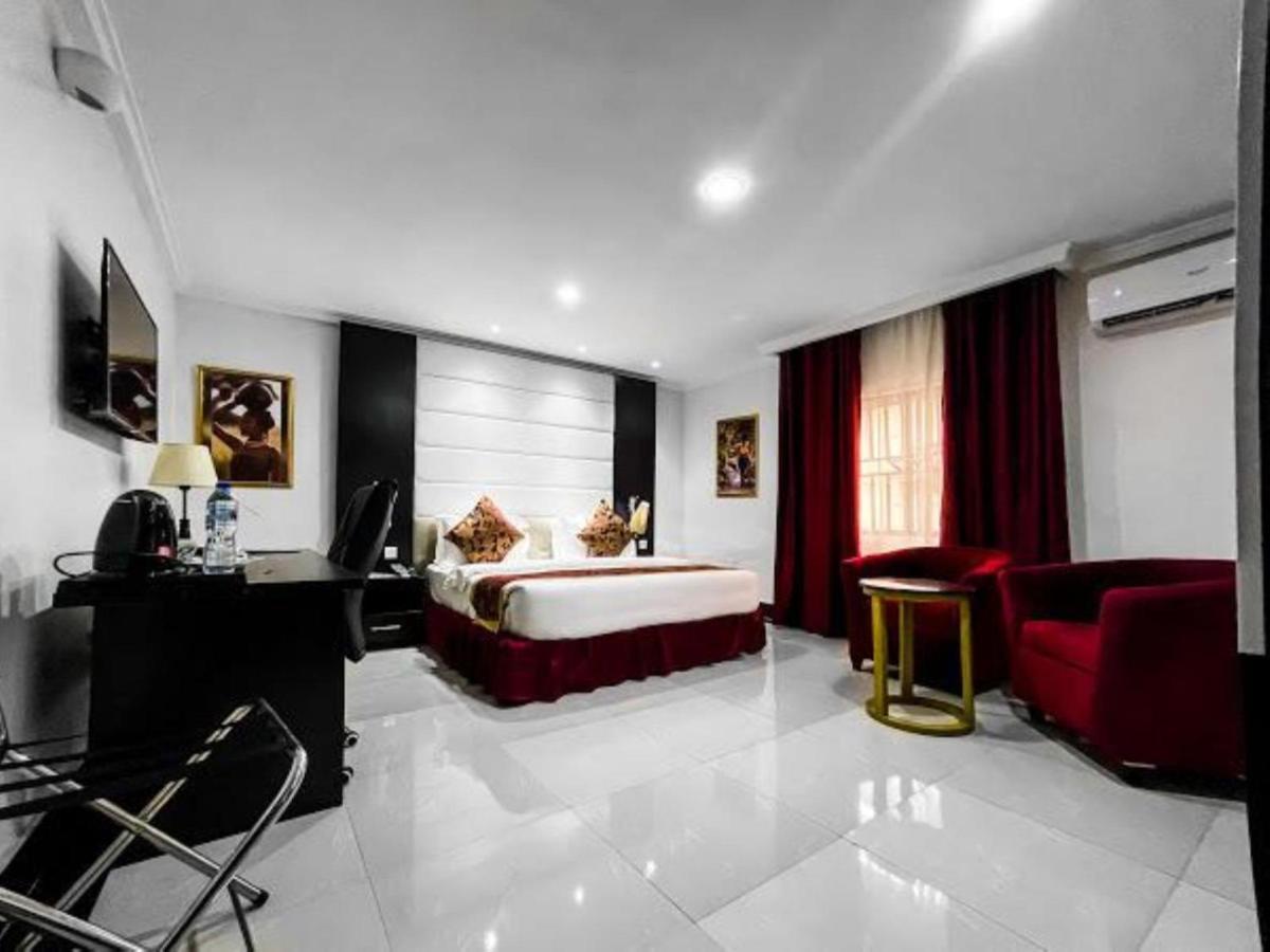 Pasadena Suites Lekki Exterior foto