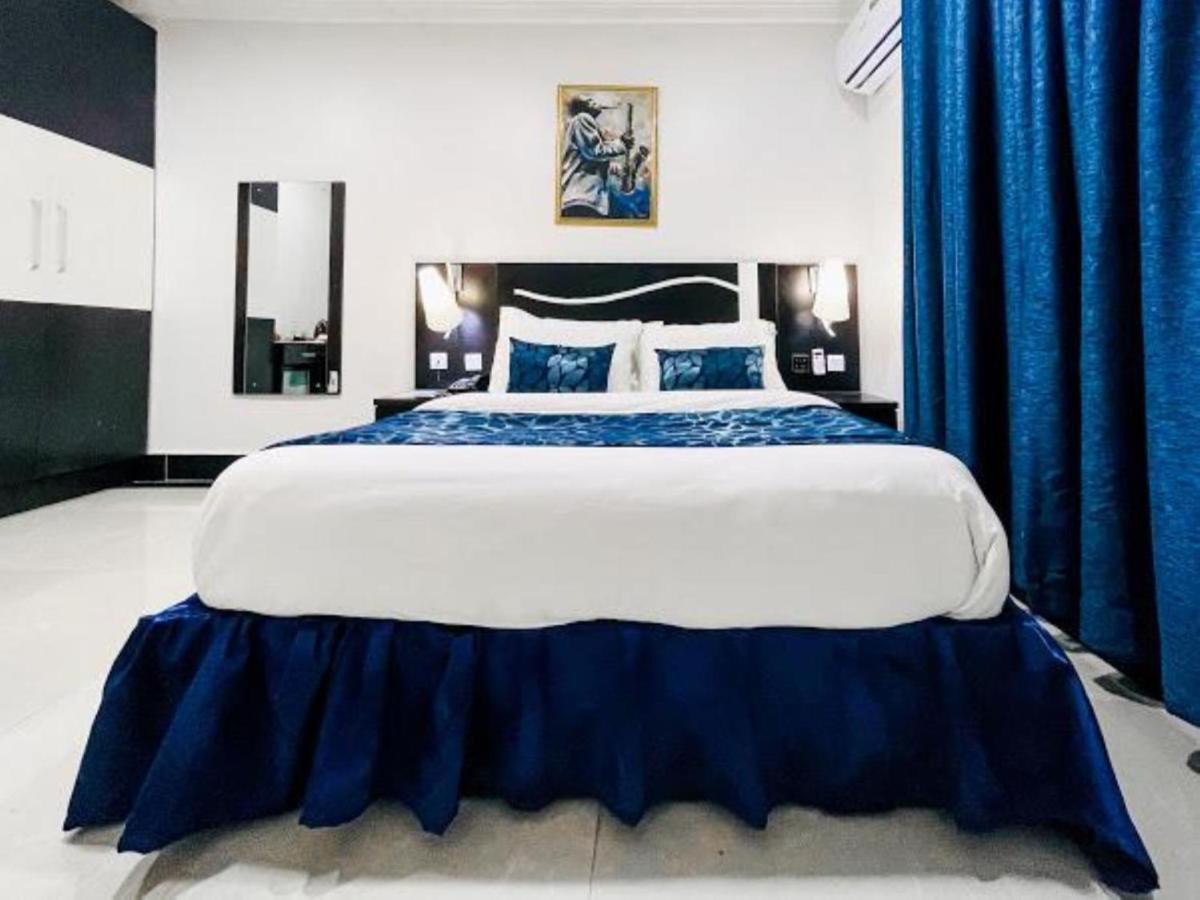 Pasadena Suites Lekki Exterior foto